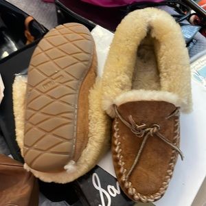 LL Bean slippers
